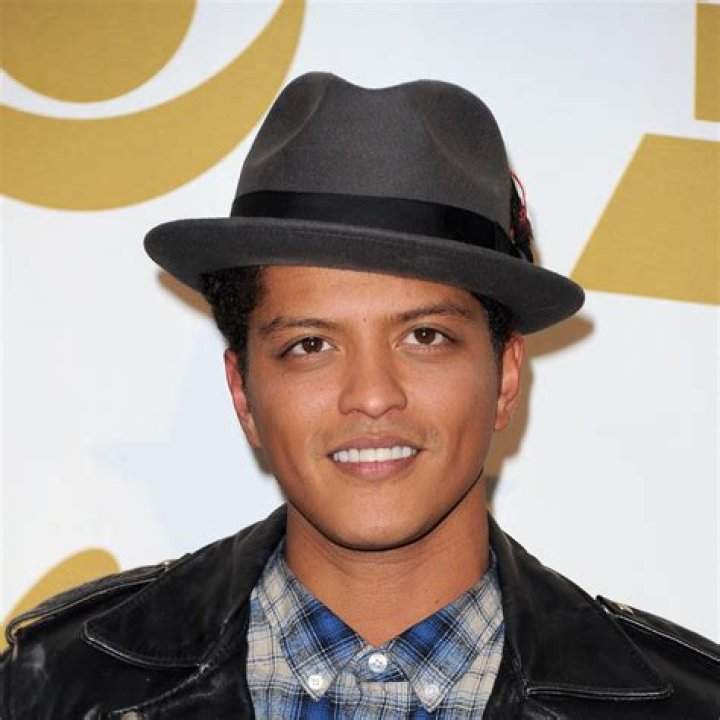 Bruno Mars Height: The Complete Guide to the Global Music Icon's Height and More