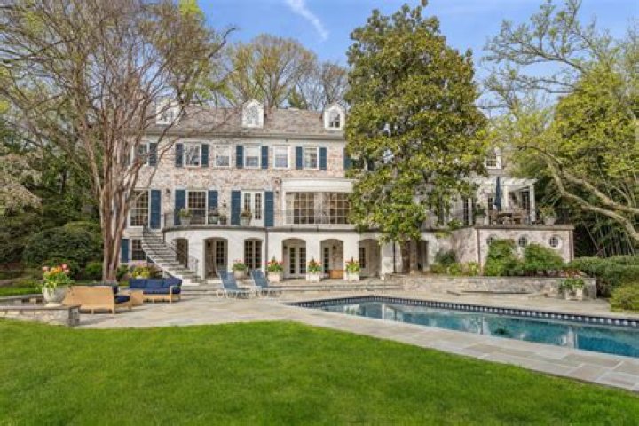 Chevy Chase House: Discover the Iconic Residence with Modern Luxury
