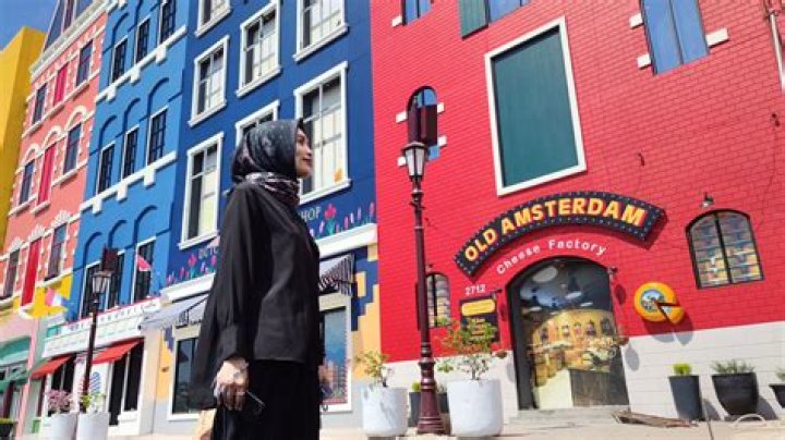 Discover the Ultimate Shopping Paradise: Stores in Tony Fashion Park