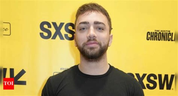 Emiru & Mizkif Drama: [Relationship Status, Moving Out & Breakup]