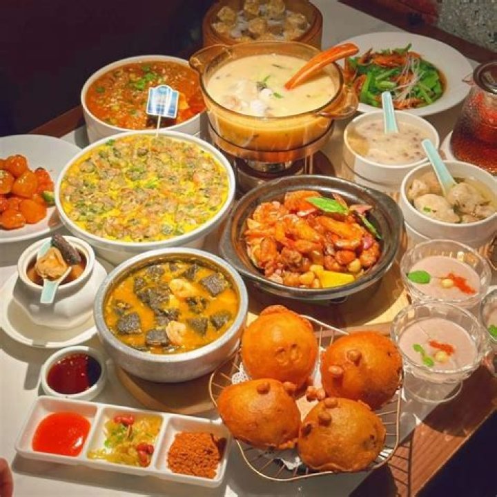 Exploring the Delights of Buffet Entertaining Chinese Cuisines