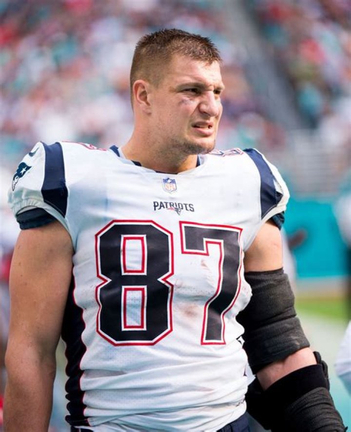 How Much is Gronkowski Worth? Exploring the Net Worth and Achievements of Rob Gronkowski