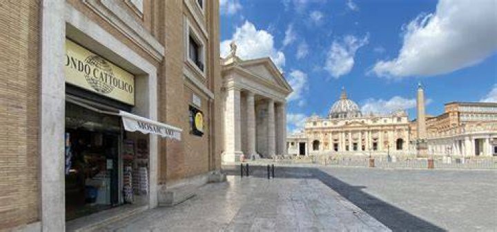 Is There an Official Vatican Gift Shop? Discover the Vatican's Unique Souvenirs