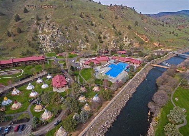 Kahneeta Resort Warm Springs: A Premier Destination for Unforgettable Adventures