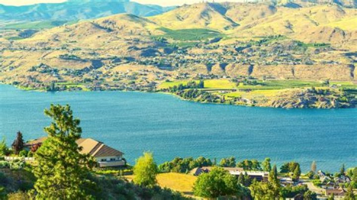 Lake Chelan from Seattle: A Comprehensive Guide to Discovering the Hidden Gem