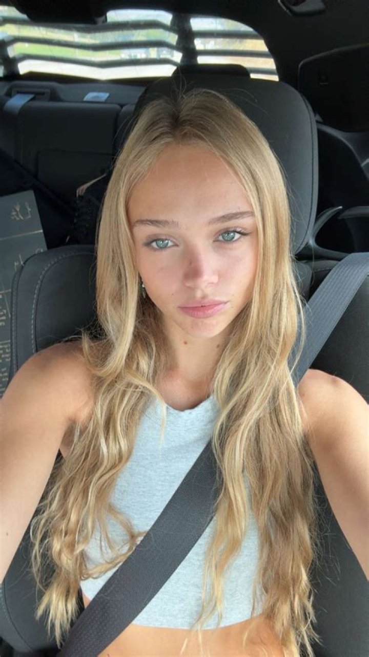 Unveiling Kyla Dodds: The Enigmatic Beauty Behind the Nudes