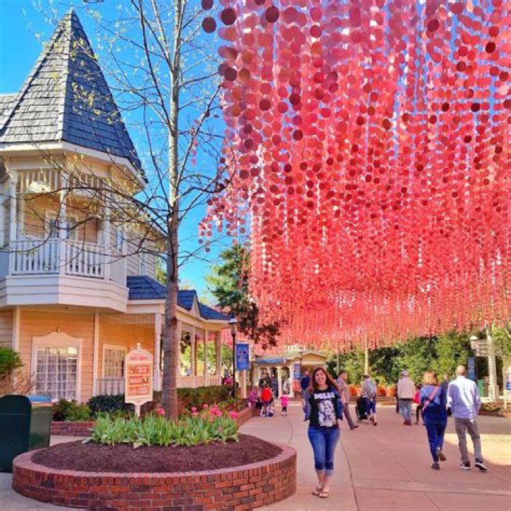 Where is Dollywood Amusement Park? Discover the Magic of Tennessee's Iconic Destination