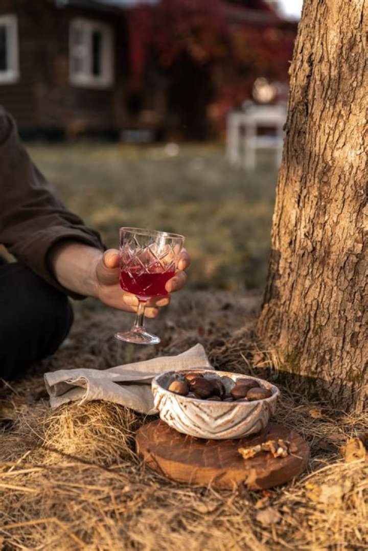 Whoang Theong Red Red Wine: Discovering the Richness of a Distinctive Beverage