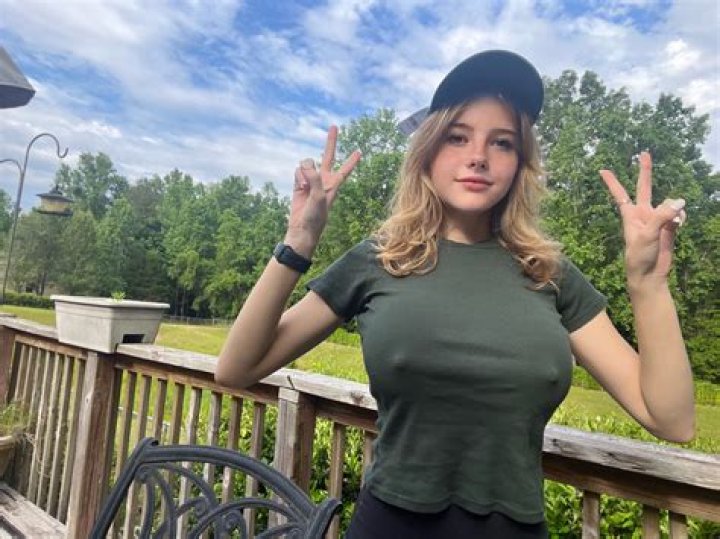 Zoe Moore: Exclusive Content & Hot Videos You Need to See!